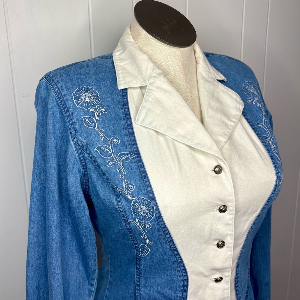 Wrangler Western Wear for Women Embroidered Denim Western Button Down Vintage - Picture 3 of 9